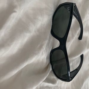 Black polarized Ray-Ban sunglasses